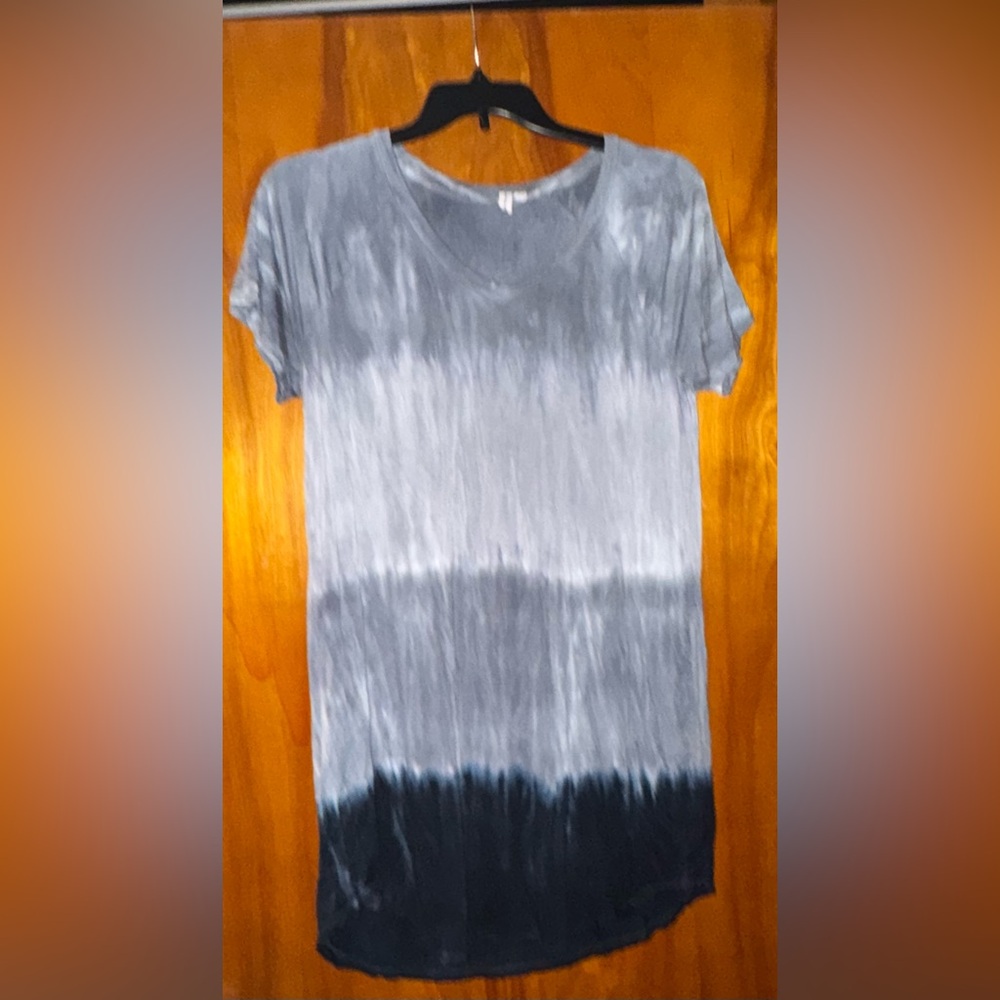 Cable & Gauge Blue, Gray, and Black Short Sleeve Tee Dress Size Large Tie Dye